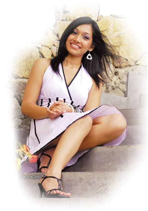 HOT AND BEST SRI LANKAN ACTRESS AND MODELS IMAGES Nehara Peris