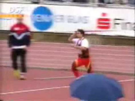 The czech athlete jan zelezny is regarded as the finest make javelin thrower in history. Jan Zelezny Javelin World Record all video! - YouTube