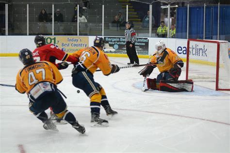 Yarmouth Mariners outshot Princeville Titans 46-32 but fall short in 3