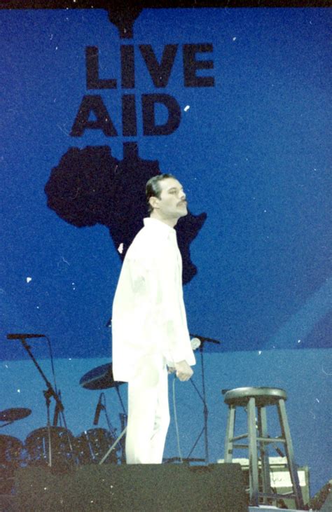 Freddie mercury live aid 1985 open culture. Seizoensgebonden: Queen Live Aid Wembley Stadium Londen Engeland juli '85