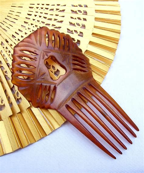 Comb My Hair In Spanish - Spanish Mantilla Comb With Provenance Victorian Steer Horn Hair : The