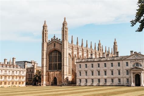 Premium Photo Kings College Chapel In Cambridge