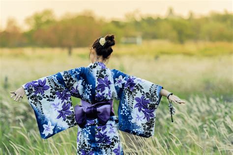 Yukata Vs Kimono The Best Summer Guide Sakuraco
