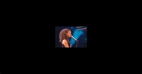 Video Alicia Keys Usher Et Shakira En Live Pour Le Nba All Star Game Aux Usa Premiere Fr