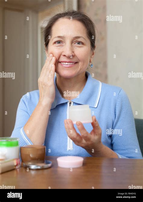Mature Woman Beauty Face Mask Indoor Hi Res Stock Photography And Images Alamy