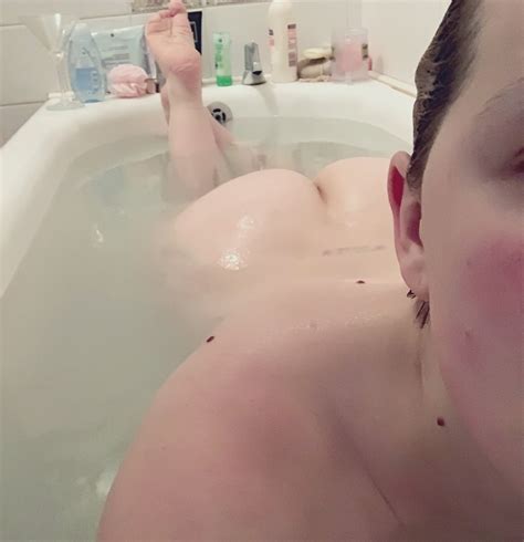 Orgasm In The Bath 5 Pics XHamster
