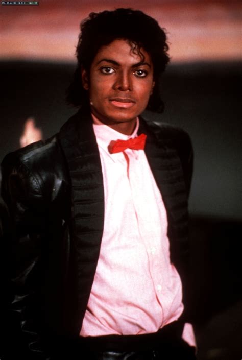 Billie jean is a song by american recording artist michael jackson, released by epic records on january 2, 1983 as the second single from his sixth studio album, thriller (1982). Videoshoots / "Billie Jean" Set - Michael Jackson Photo ...