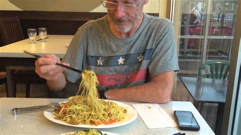 Pat Eating Noodles At King S Cafe Youtube