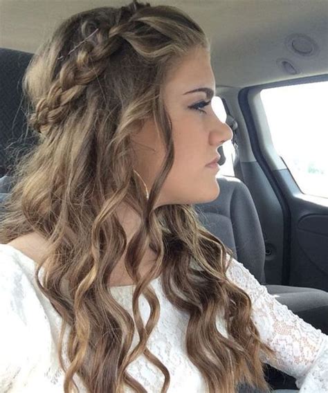 Long Wavy Prom Hairstyles 2018 To Look Gorgeous On Your Big Day