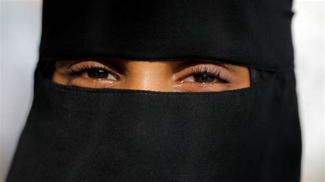Chad Bans Islamic Face Veil After Suicide Bombings Bbc News