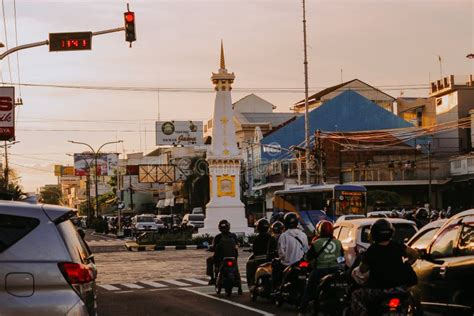 A Sunset In Tugu Yogyakarta Stock Photo Image Of Dusk Morning 183958668