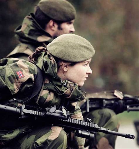 Pin De Nathaly Toalongo Em Vida Militar Mulheres Militares Soldado