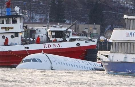 New York Plane Crash Today Airways Jet Floats In Hudson River