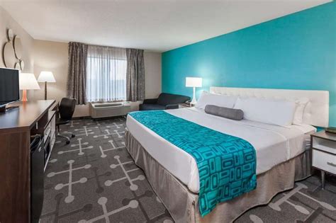 Howard Johnson By Wyndham Romulus Detroit Metro Airport Updated April 2024 83 Photos And 65