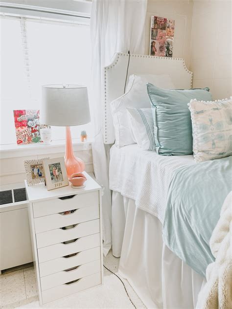 Chic Dorm Room Dream Dorm Room Dorm Room Storage Preppy Room Decor