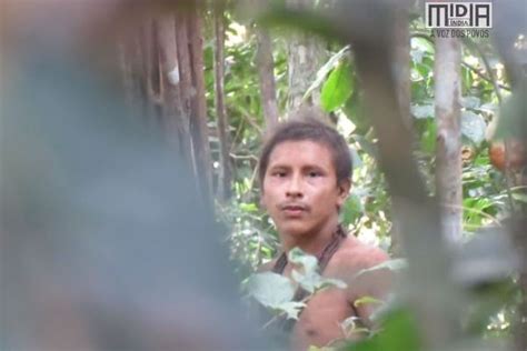 アマゾンで暮らす絶滅寸前の非接触部族、その男性の貴重映像が撮影される Switch News（スウィッチ・ニュース）