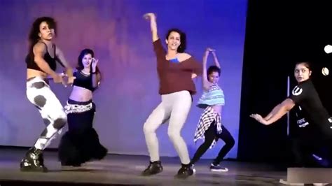 hot indian college girls wonderful dance performance youtube
