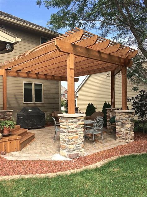 Paver Patio With Cedar Pergola Veneer Stone Columns Swing Clásico