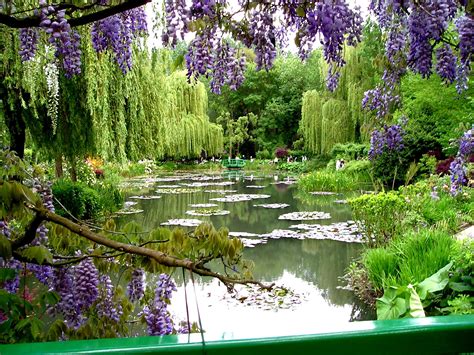 Monets Beautiful Serene Garden In Giverny France Jardins De Giverny