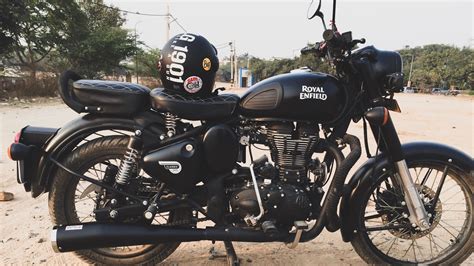 Classic 350 looks similar to its big brother classic 500 but lacks electronic fuel injection. Royal Enfield Classic 500 Stealth Black