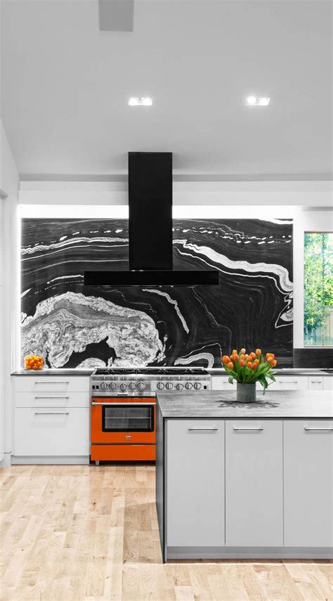 The white kitchen is a classic, but many are getting quite bored of a kitchen devoid of color. 19+ ( Black & White ) Kitchen Backsplash Ideas - "Make it ...