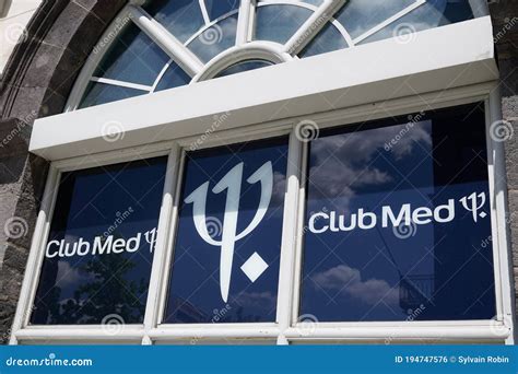 Club Med Logo And Text Sign Front Of Club Mediterranee Office Travel