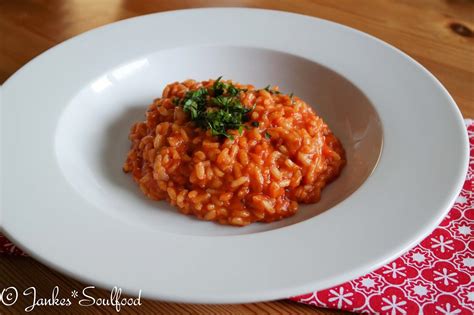 Tomaten-Risotto mit frischem Basilikum | Tomaten risotto, Risotto rezept tomaten, Risotto rezepte