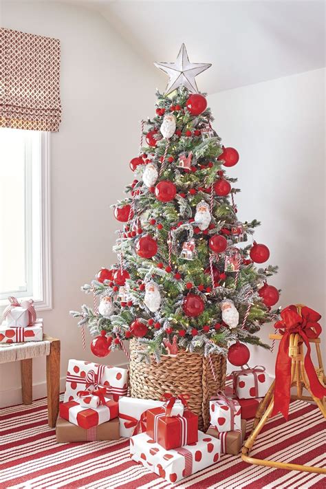 12 Small Christmas Tree Ideas That Add Cheer To Any Space Small Space