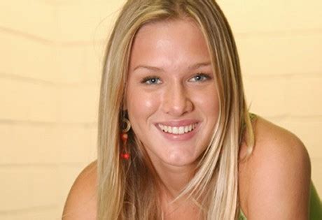 Fiorella mattheis was born on february 10, 1988 in petrópolis, rio de janeiro, brazil. Fiorella Mattheis fala sobre polêmica de mudança de visual ...
