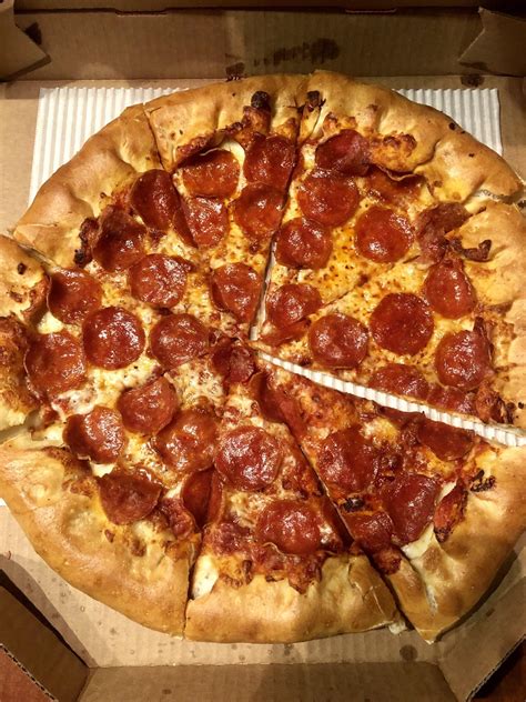 Pepperoni Stuffed Crusted Perfection : r/pizzahut