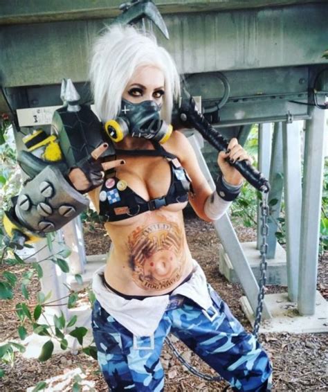 Sexy Examples Of Badass Female Cosplay 49 Pics