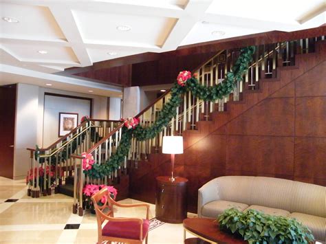 Office And Lobby Holiday Decor Contemporary Holiday Decor Holiday