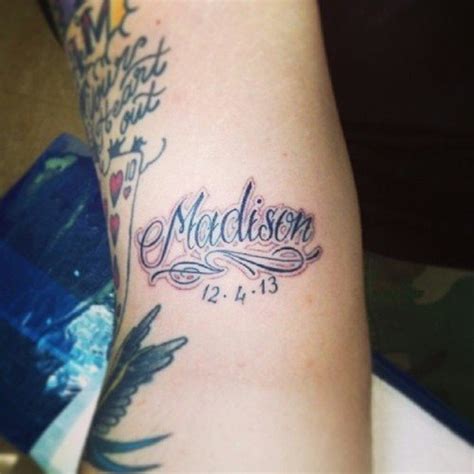 Lotus mandala mermaids military moon moth mother/child motorcycles music name nature ocean octopus other owl patriotic peace peacock peony people phoenix pinup praying hands reptile rose sacred geometry samurai science scorpio scorpion. 95 Namen Tattoos: Familiennamen und Kindernamen Designs