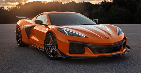 the chevrolet corvette is officially going electric maxim