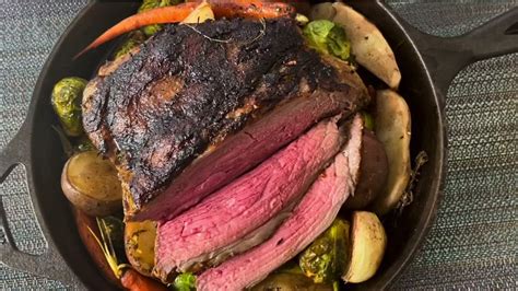 The Best Top Round Beef Roast Cast Iron And Oven Cooked Youtube