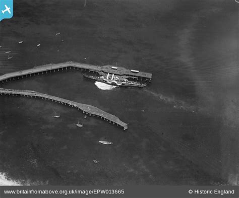 Epw013665 England 1925 A Paddlesteamer At The Pier Swanage 1925