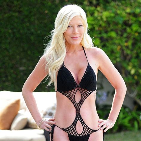 See Tori Spelling Wear The Same Monokini From When She Was Pregnant E
