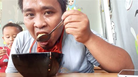 Seblak is an indonesian savoury and spicy dish made of wet krupuk (traditional indonesian crackers) cooked with protein sources (egg, chicken, seafood or beef) in spicy sauce. Warung seblak MAHIR, seblak seafood level 6 - YouTube