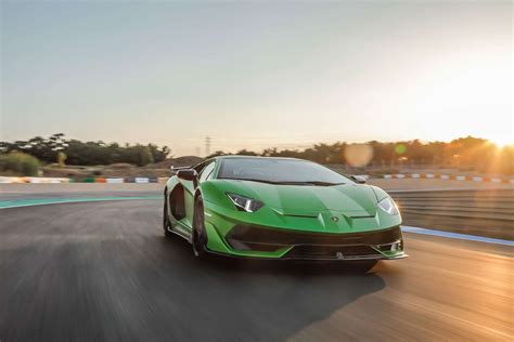 Lamborghini Aventador SVJ stellt neuen Nürburgring Nordschleifen Rekord