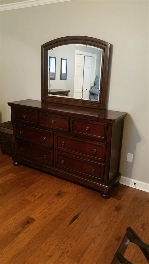 Maspeth seventeen drawer queen size bedroom set | pine wood. Baton Rouge : 5 Piece Porter Queen Storage Bedroom Set ...