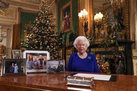 Queens Christmas Message Acknowledges A ‘bumpy Year For Uk The