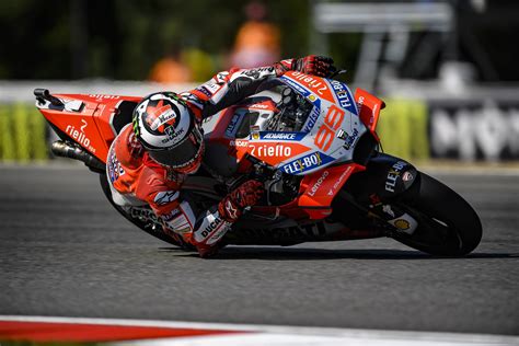 Motogp Ducati Allows Lorenzo To Test With Honda Imotorbike News