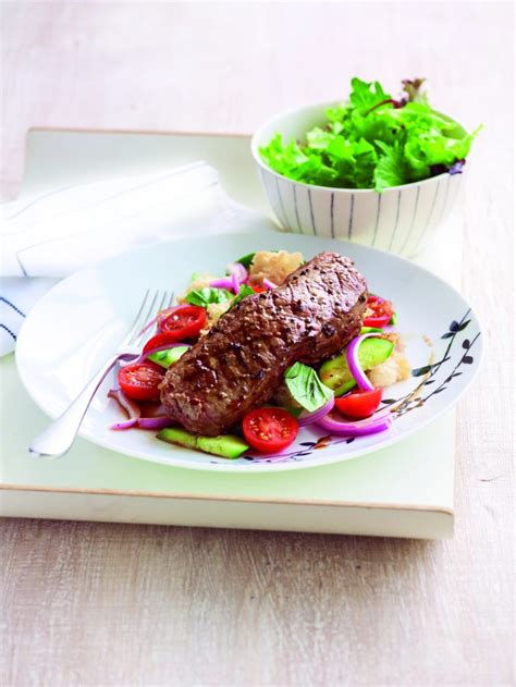 Remove from the pot and set aside. Pepper steak with bread salad - Healthy Food Guide