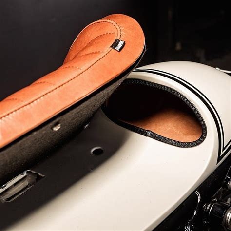 Drooling Over This Custom Honda Cb550 Caferacer Leather Seat Build