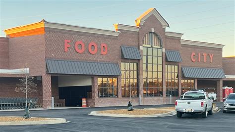 Gadsden's Food City back on target to open