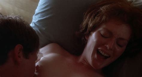 Hot Pictures Of Julianne Moore That Are Too Good To Miss Best Of Comic