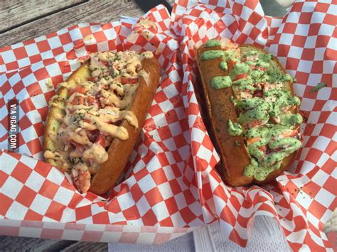 Couldn't believe this lobster food truck was on northern blvd smack in bayside, ny! Lobster Rolls From The Lobsta Guy Food Truck. - 9GAG
