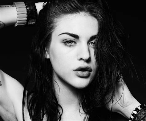 Frances Bean Cobain Opens Up About Her Relationship With Kurt Frances Bean Cobain Pretty