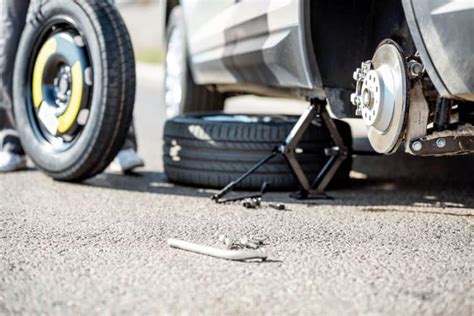 Steps How To Change A Flat Tire Motor Hills