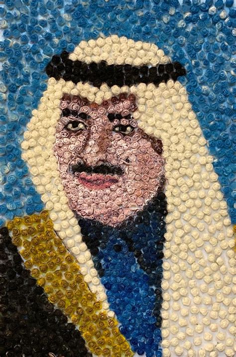 شاهد فنانة سعودية تبدع في رسم فهد بن سلطان على لوحة من الورد